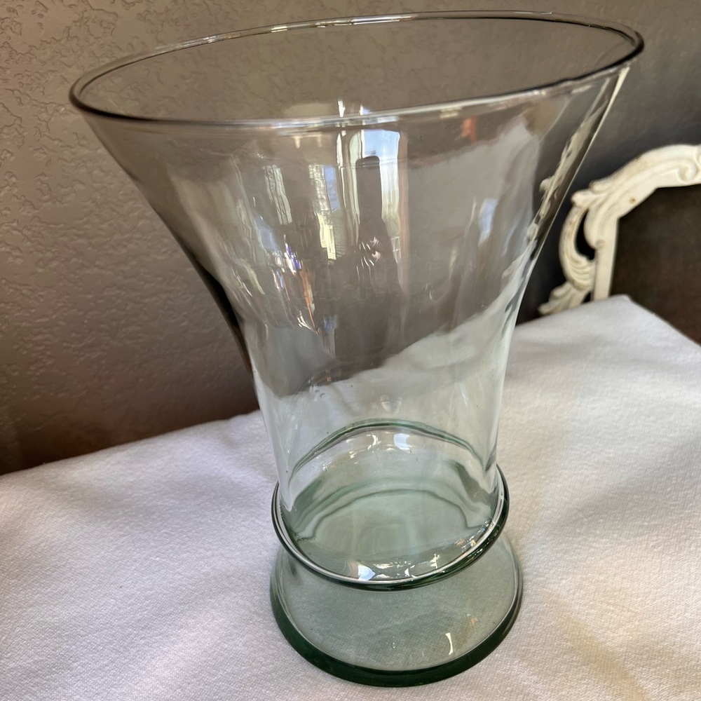 Vintage hand blown vase - Picture 3 of 7